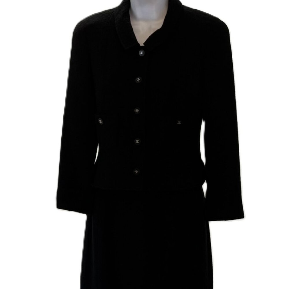 CHANEL 98P black boucle suit skirt & jacket XS w/silver interlocking CC buttons